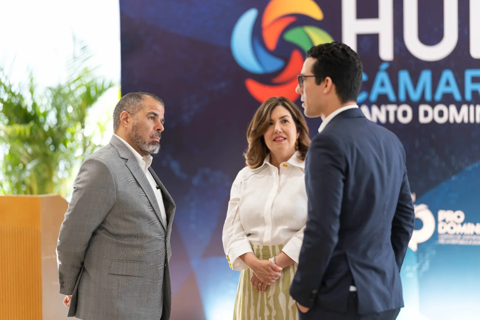 Presentación HUB 2026 cóctel de socios