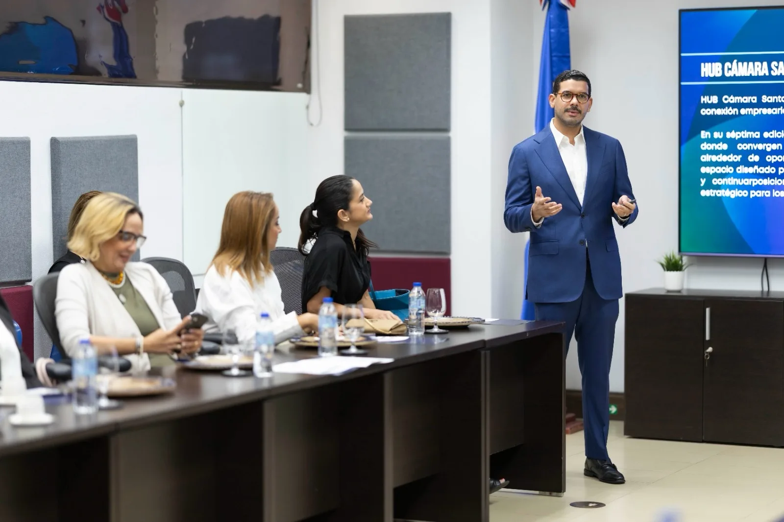 Presentación de HUB a gremios